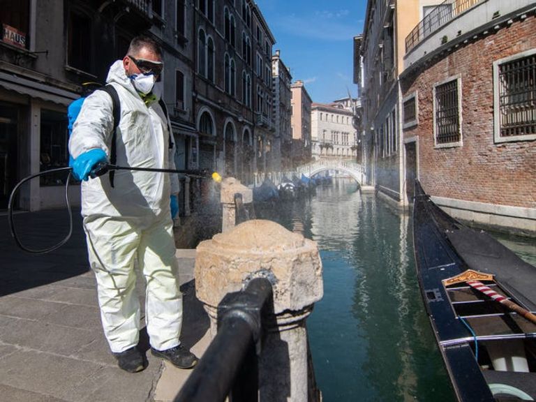 القناع الذهبي للملك توت عنخ آمون بالمتحف المصري بالتحرير