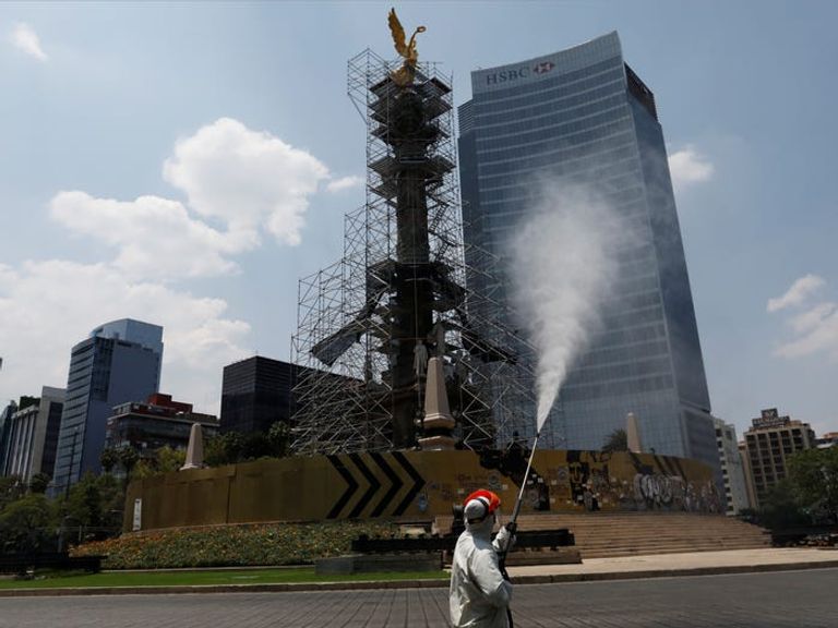 القناع الذهبي للملك توت عنخ آمون بالمتحف المصري بالتحرير