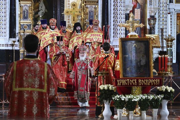 من مراسم الاحتفال بعيد الفصح داخل إحدى الكنائس