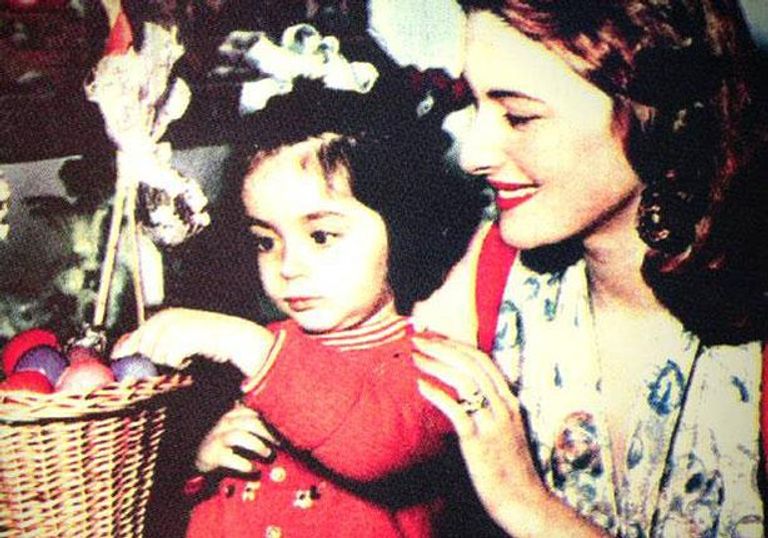 شويكار تلون البيض في شم النسيم