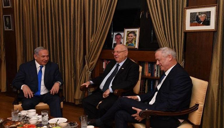 الرئيس الإسرائيلي يتوسط نتنياهو وجانتس