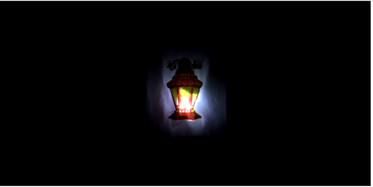 فانوس رمضان يضيء قمصان الأطفال