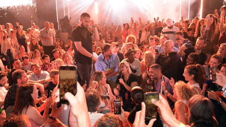 ملصق مهرجان "كان ليونز"