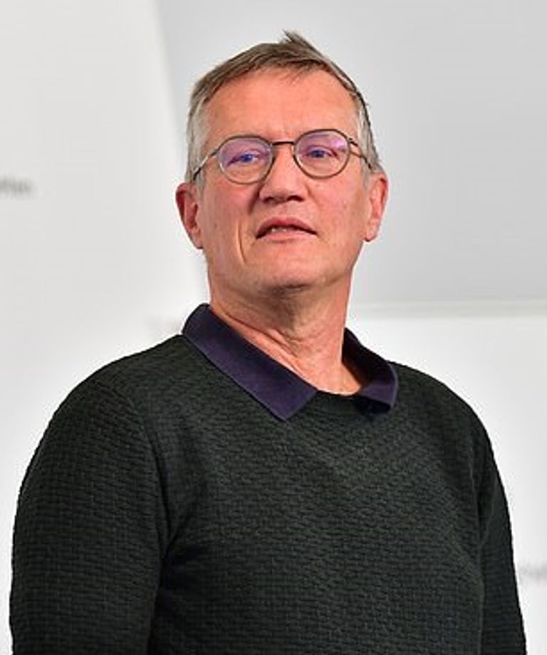 الدكتور أندريس تينجيل السويد ترفض تطبيق الإغلاق رغم ارتفاع وفيات كورونا