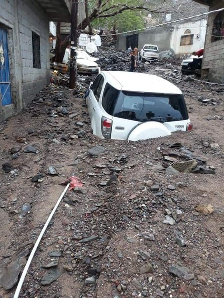 دمار واسع في البنية التحتية بعدن بسبب الأمطار