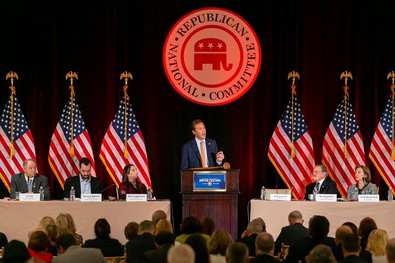 مؤتمر سابق للجنة الوطنية للحزب الجمهوري بايدن المرشح الديمقراطي الأوفر حظا