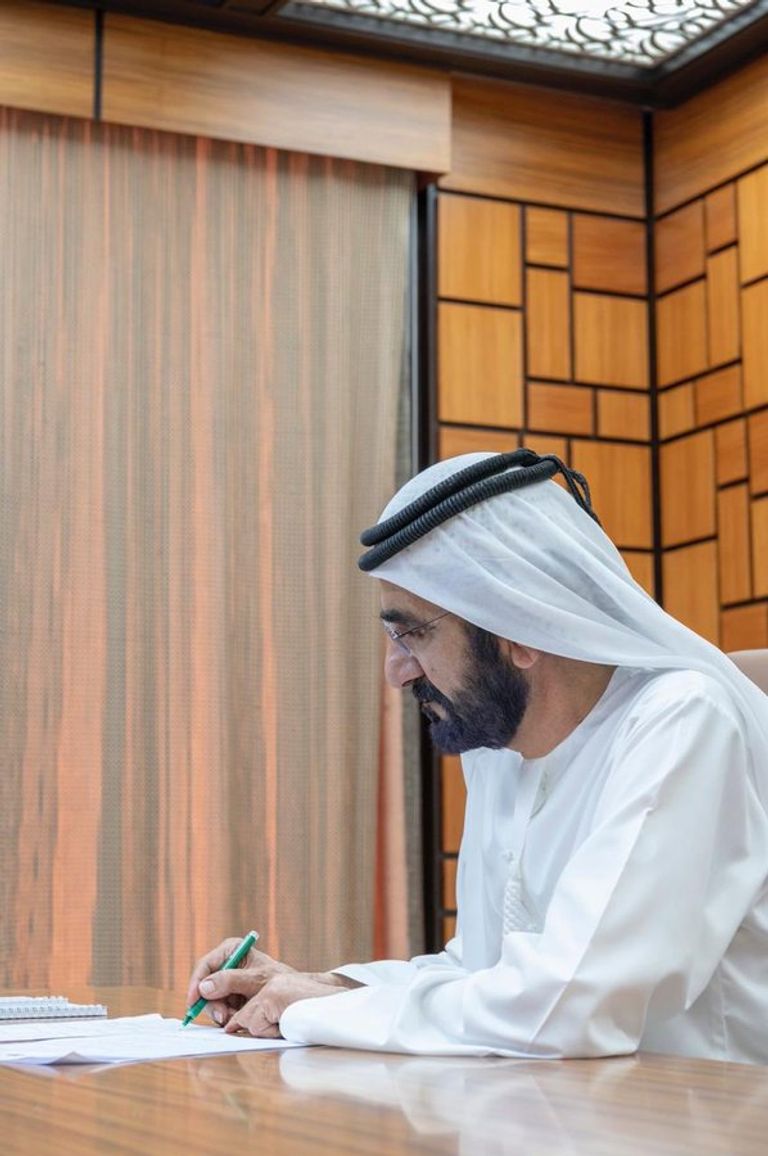الشيخ محمد بن راشد آل مكتوم خلال اجتماع الحكومة الإماراتية 