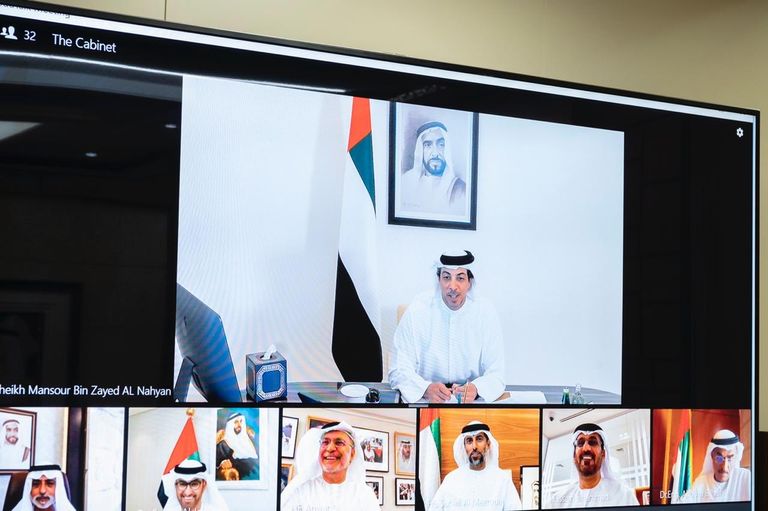 الشيخ محمد بن راشد آل مكتوم خلال اجتماع الحكومة الإماراتية 