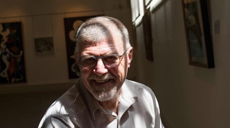 الروائي الجنوب أفريقي ديون ماير