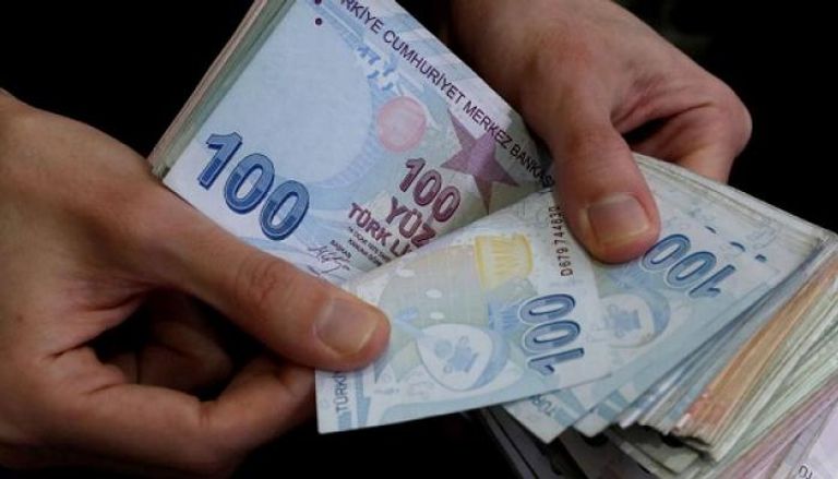 تراجع الليرة التركية أمام الدولار