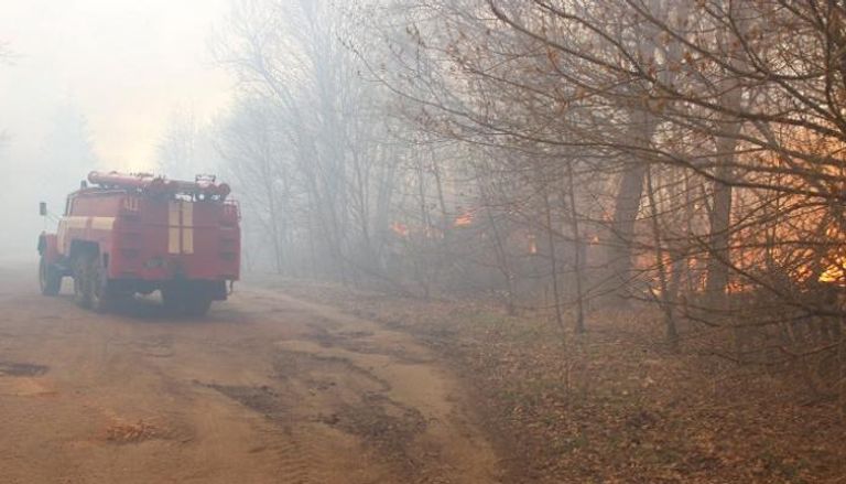 نحو 1300 رجل إطفاء يحاولون السيطرة على حرائق الغابات في منطقة تشيرنوبل