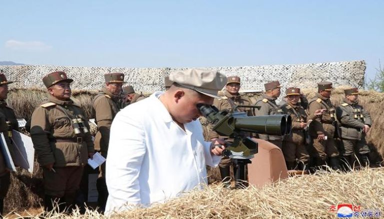 زعيم كوريا الشمالية يتابع تدريبات عسكرية - رويترز 