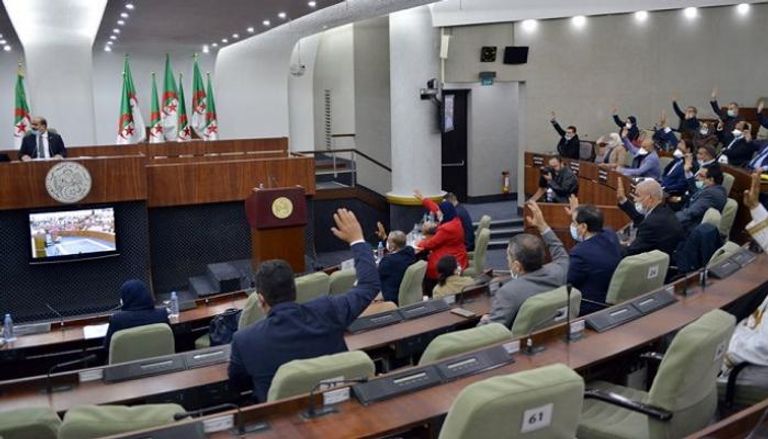 نواب البرلمان الجزائري يصادقون على قانوني العقوبات وتجريم الكراهية