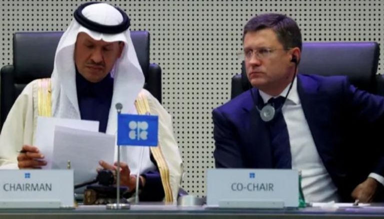وزيرا الطاقة السعودي والروسي خلال اجتماع سابق لـ"أوبك+" - أرشيفية