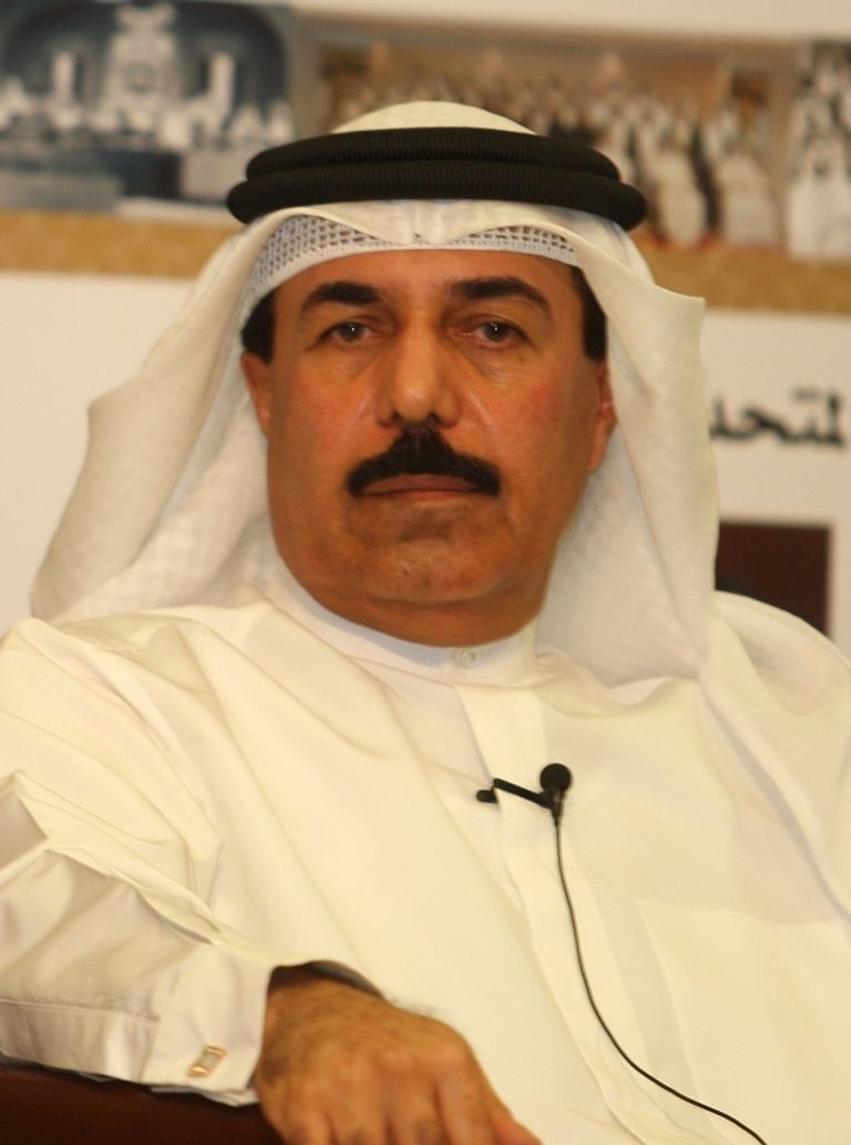 الإعلامي علي عبيد الهاملي ندوة ثقافية ضمن الدورة الأخيرة لمعرض الشارقة للكتاب