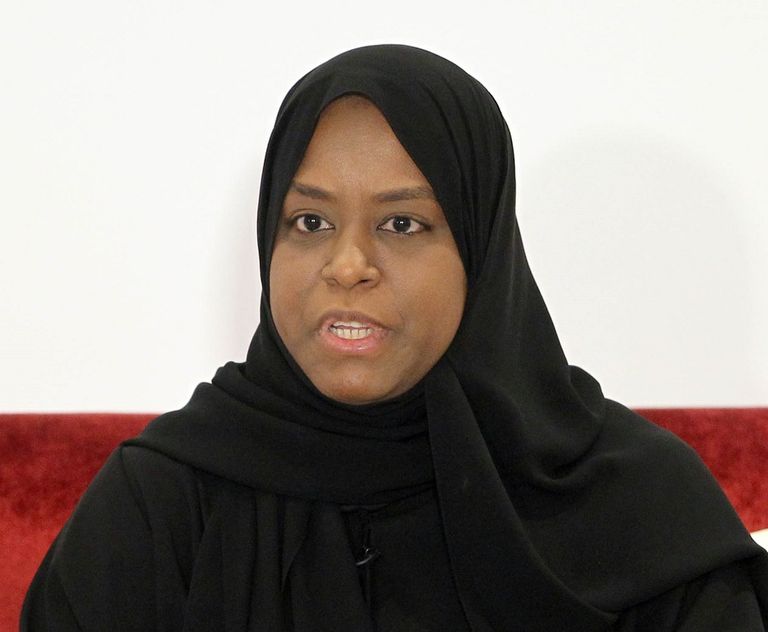 أحلام اللمكي ندوة ثقافية ضمن الدورة الأخيرة لمعرض الشارقة للكتاب