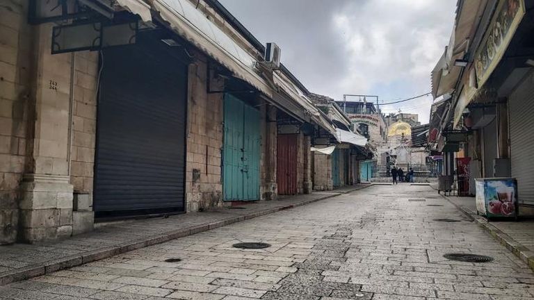 أزقة البلدة القديمة خالية وحزينة