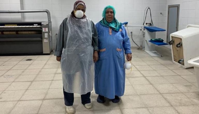سوسن محمد وزميلتها من داخل مستشفى العزل