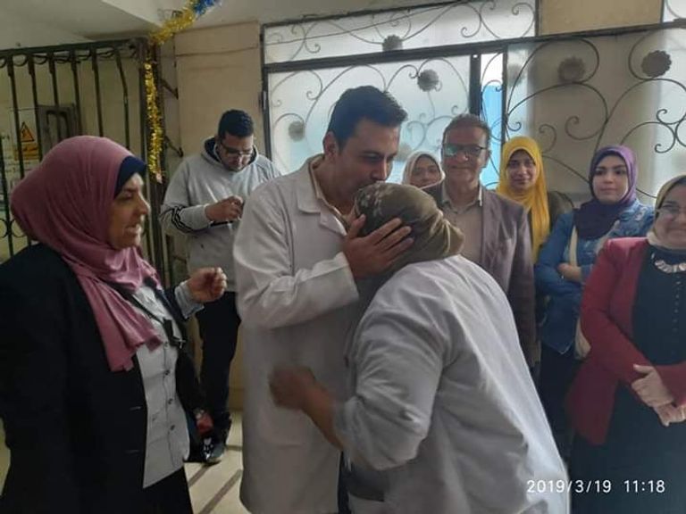 سوسن محمد وزميلتها من داخل مستشفى العزل