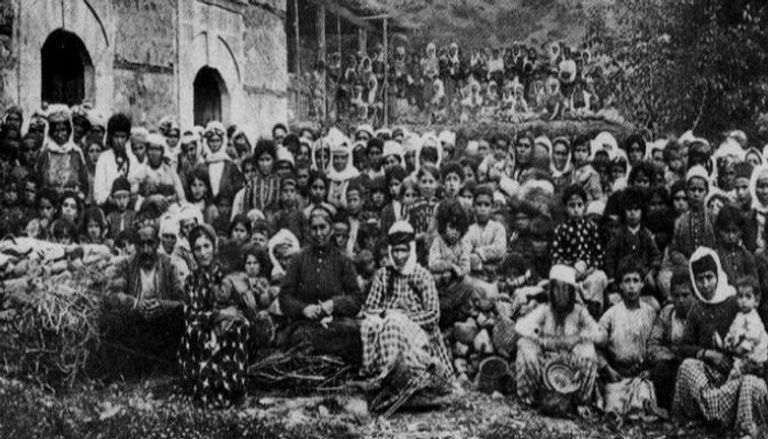 مئات الأرمن إبان مذبحة العثمانيين بحق ذويهم - أرشيفية