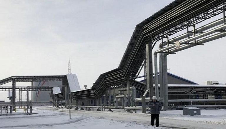 خزان نفط إحدى الشركات الروسية في ميناء بحر البلطيق-رويترز