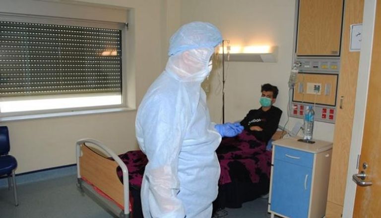 جزائري مصاب بكورونا في مستشفى شرق البلاد
