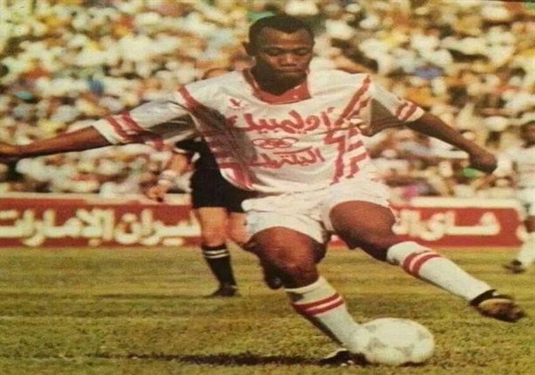 أمونيكي مع رونالدو بقميص برشلونة