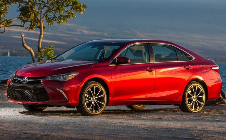 سيارة تويوتا كاميري موديل 2017 طراز هوندا أكورد