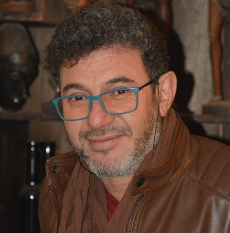 المخرج المغربي محمد اليونسي أثناء التصوير