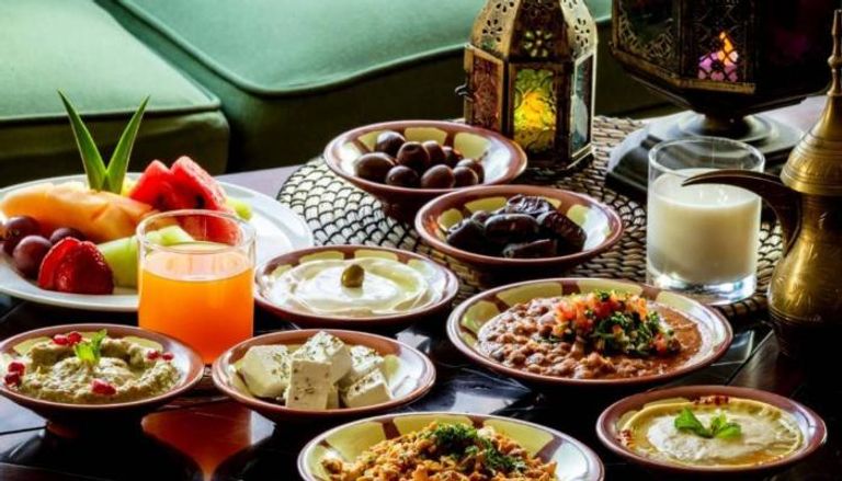 أهمية وجبة السحور في رمضان.. والأطعمة المثالية والممنوعة 