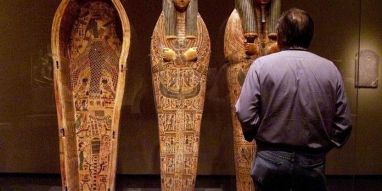 مصر فرعونية الجد ولكنها عربية بالأب 