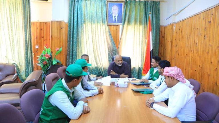 سيارات الإسعاف المقدمة لخمسة مستشفيات 