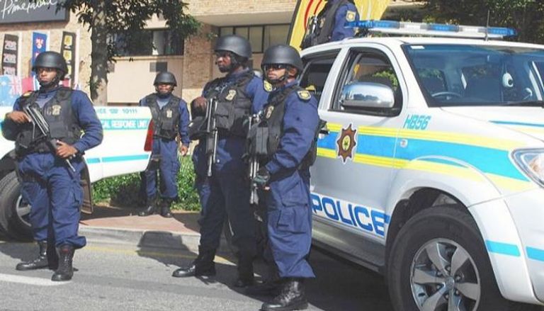 عناصر من الشرطة بجنوب أفريقيا