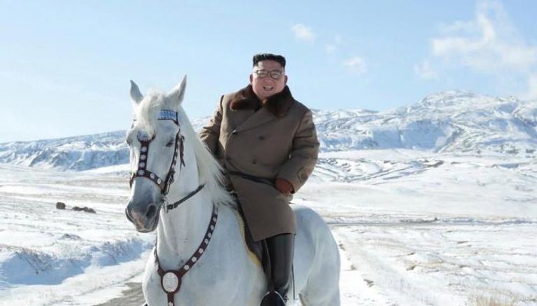 كيم جونج أون يمتطي حصانا فوق جبل بيكدو - أرشيفية