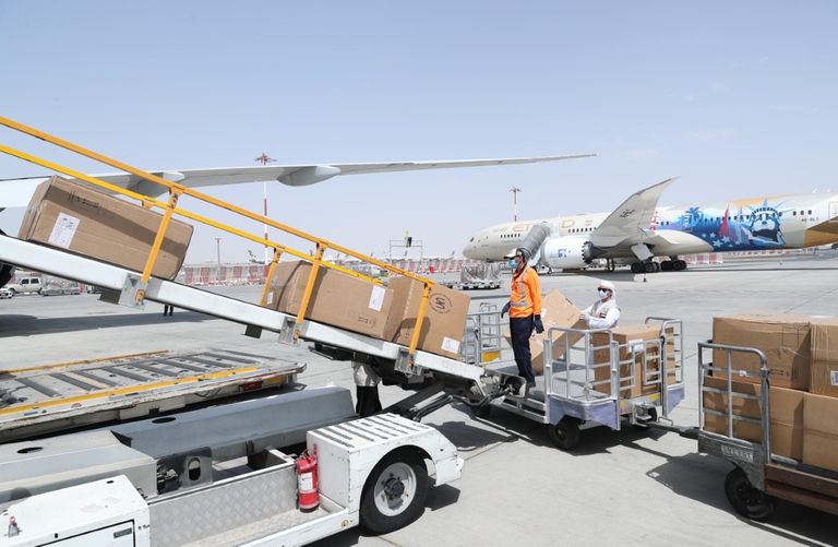 الطائرة تحتوي على 20 طنا من الإمدادات الطبية