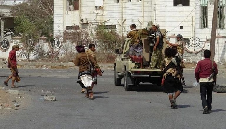 عناصر من مليشيا الحوثي في شوارع صنعاء - أرشيفية