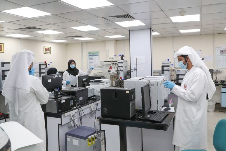 انجاز جديد..الإمارات تنتج معقم لليدين مطابقا للمواصفات العالمية