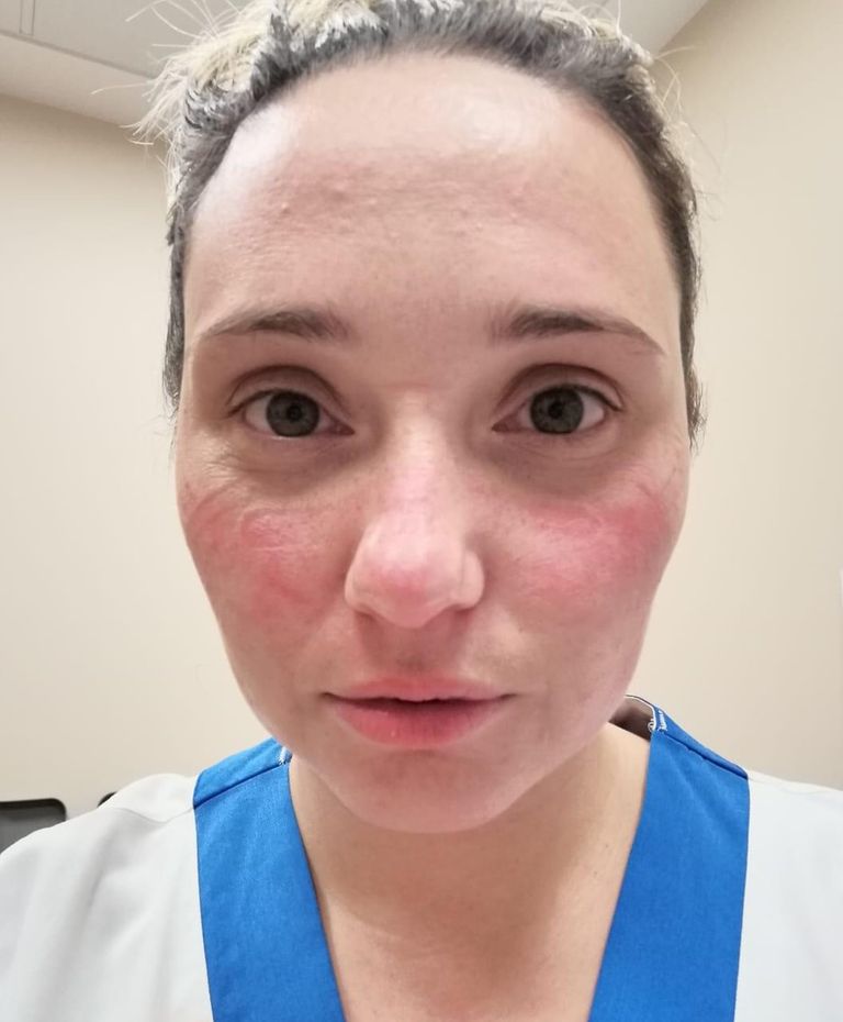 الأشقاء الأربعة في صورة جماعية