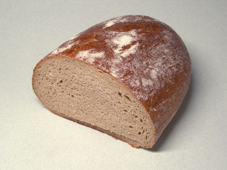طريقة عمل خبز الشعير للريجيم  وفوائدة للجسم