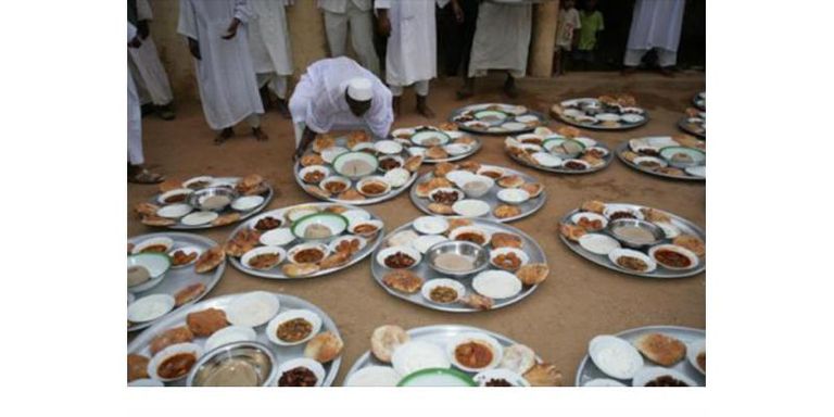 مائدة رمضانية سودانية الشاعرة السودانية منى حسن