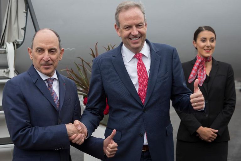 الرئيس التنفيذي للخطوط القطرية مع نظيره الأمريكي