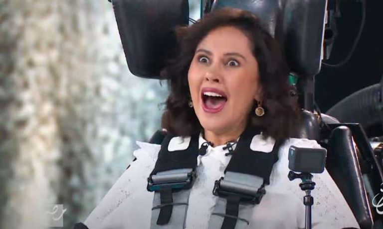 ملصق "رامز مجنون رسمي"