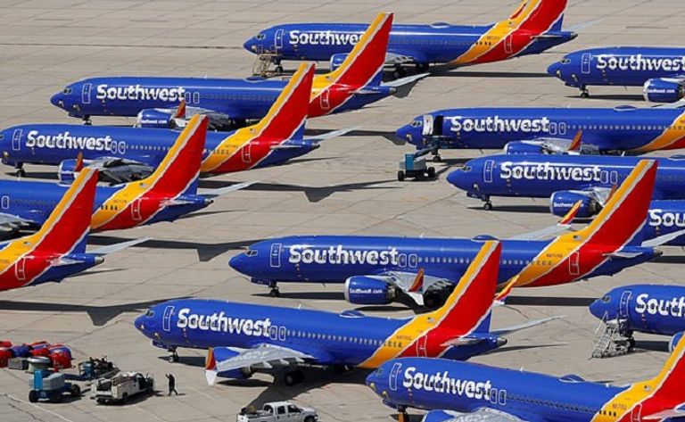 شركة ساوثويست إيرلاينز، أكبر مشغل لطائرات 737 ماكس في جميع أنحاء العالم، أعلنت رفع طائرات ماكس من جداول رحلاتها حتى 30 أكتوبر طائرات 737 ماكس أثناء توقفها في المطارات