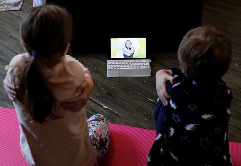 ميخايلو بوندارينكو وشقيقته ماريا