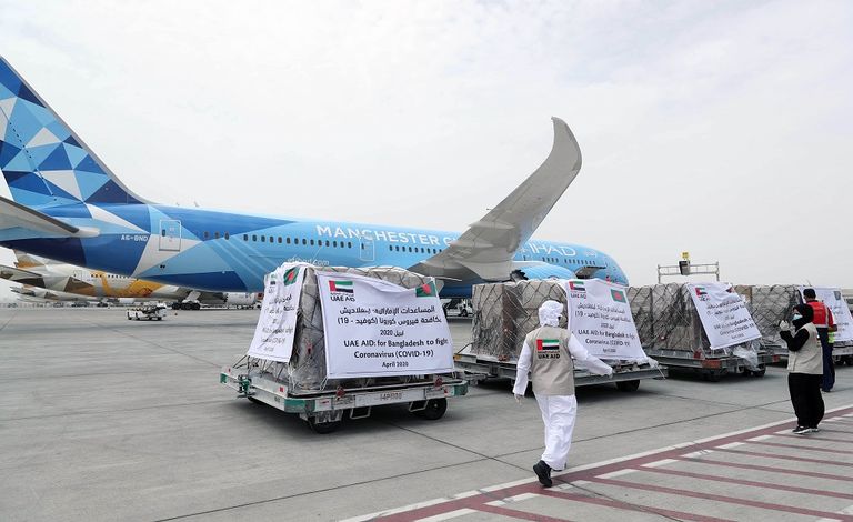طائرة إماراتية تحمل إمدادات طبية