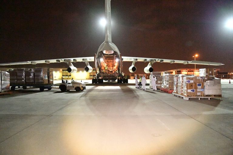 طائرة إماراتية تحمل إمدادات طبية