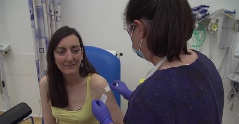 من أول تجاب اللقاح على المتطوعين