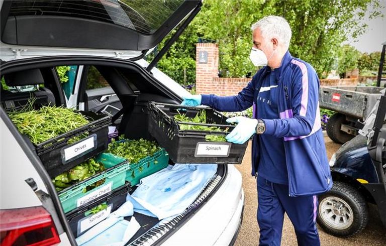 علي خصيف حارس الجزيرة الإماراتي 