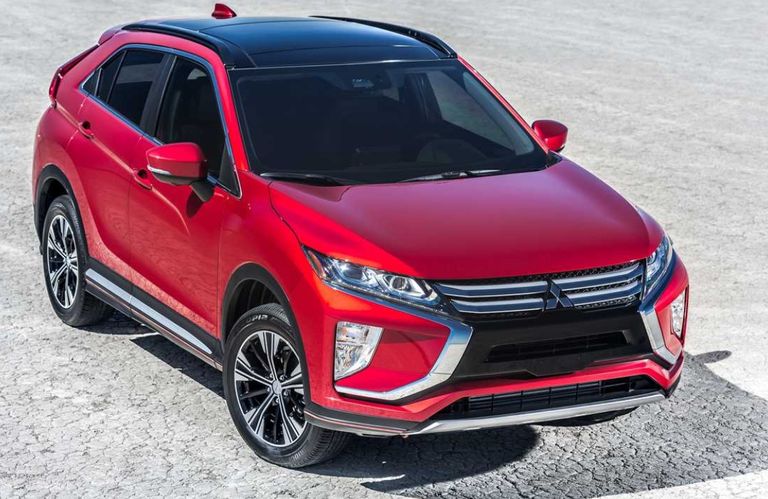 سيارة ميتسوبيشي Eclipse Cross ذات اللون الأحمر فولكس فاجن Atlas