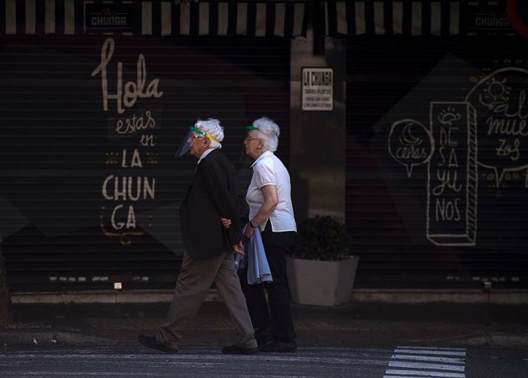 الإسبان يعودون إلى الشوارع مجددا